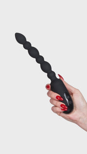 Sex toy anale La Bacchetta di San Buco di MySecretCase con anal beads flessibili, stimolazione graduale grazie alla larghezza crescente delle palline, 10 livelli di vibrazione e doppio motore, realizzato in silicone impermeabile e ricaricabile tramite USB